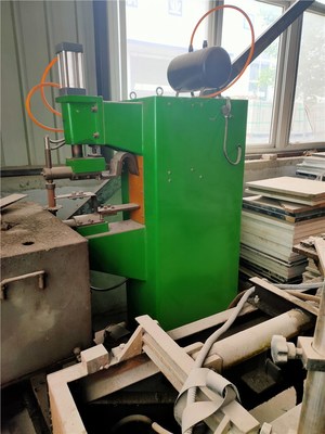 河南鄭州金水區高價回收門廠設備 冷壓機、精密鋸及北京叉車、木工機械的循環利用之道